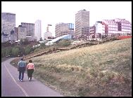 walking towards the Shaw 
Convention Centre and Edmonton 
city centre -  40 kb
