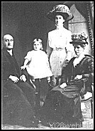 William and 
family (57 kb)